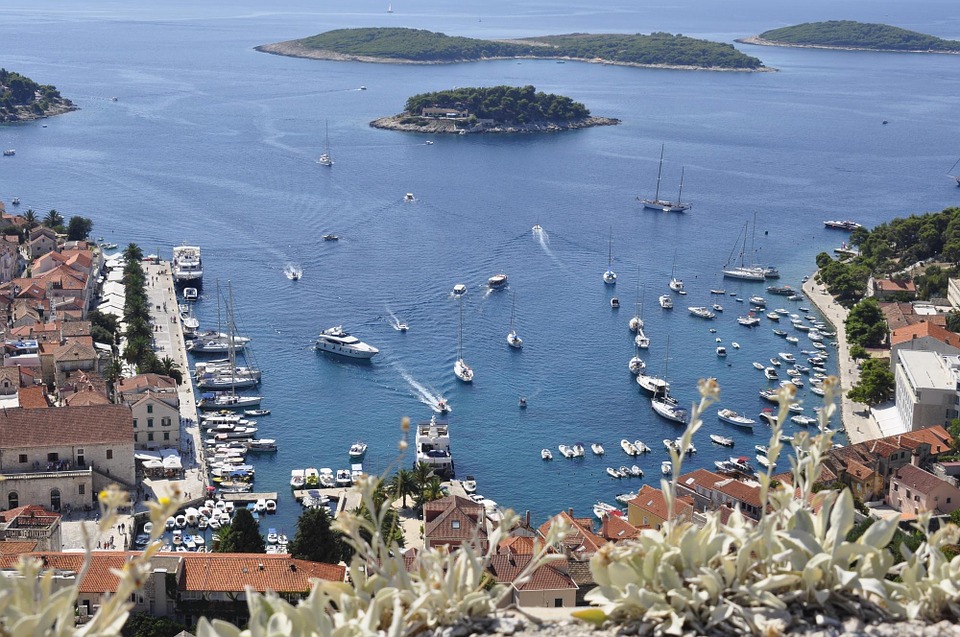 otok hvar